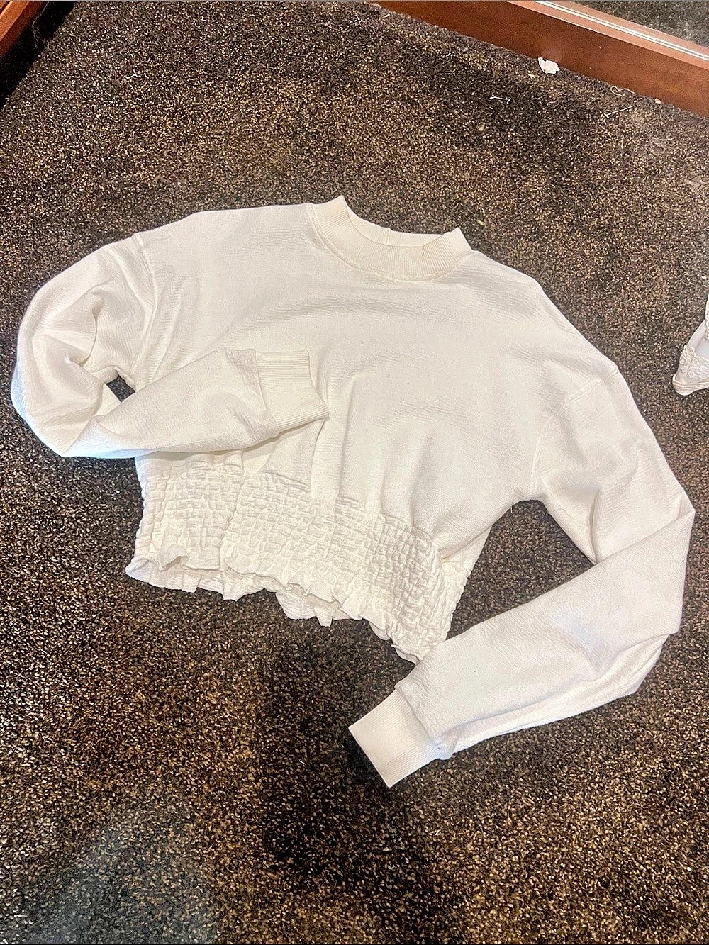 mono b Ruffled Hem Sweater in White Size Small Like New